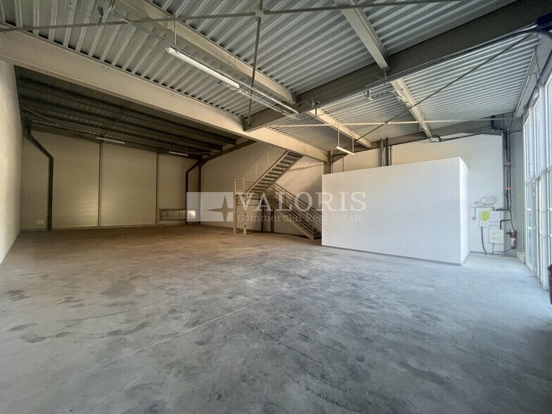 Industrial in La Ciotat to rent - Interior Photo - Image 3 of 13