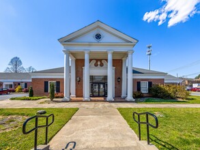 90 S Caldwell St, Brevard, NC for rent Building Photo- Image 2 of 19