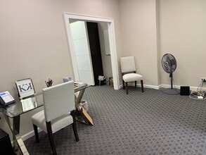 45 E Putnam Ave, Greenwich, CT to rent Interior Photo- Image 1 of 6