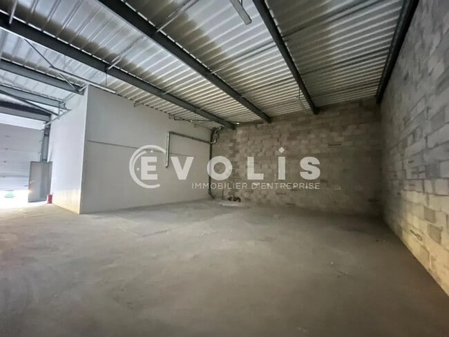 Location Local d'activités 170 m²