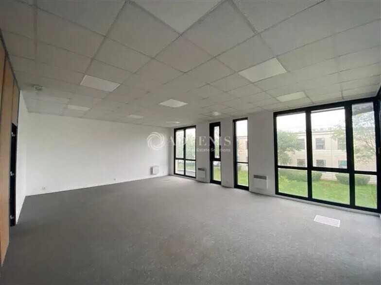 Office in Créteil to rent - Interior Photo - Image 3 of 15