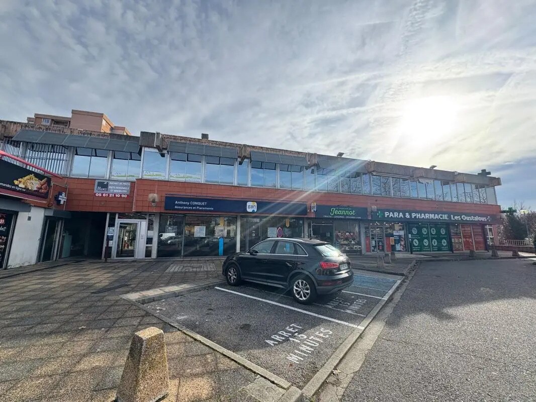 Office in Toulouse for sale Building Photo- Image 1 of 12