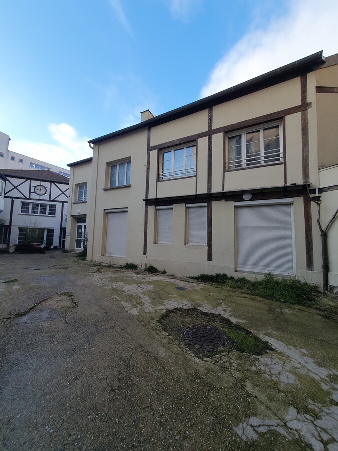 Montreuil, SSD 93100 - - - Interior Photo - Image 1 of 4