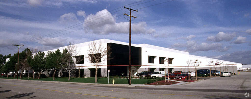 15614-15620 Shoemaker Ave, Santa Fe Springs, CA for rent - Building Photo - Image 3 of 11