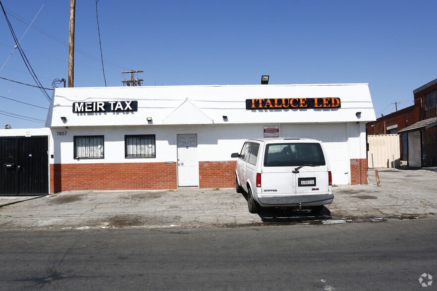 7857 Burnet Ave, Van Nuys, CA for rent - Building Photo - Image 3 of 32