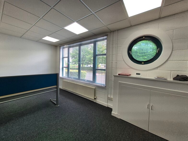 Cooperage Way, Alloa to rent - Interior Photo - Image 3 of 9