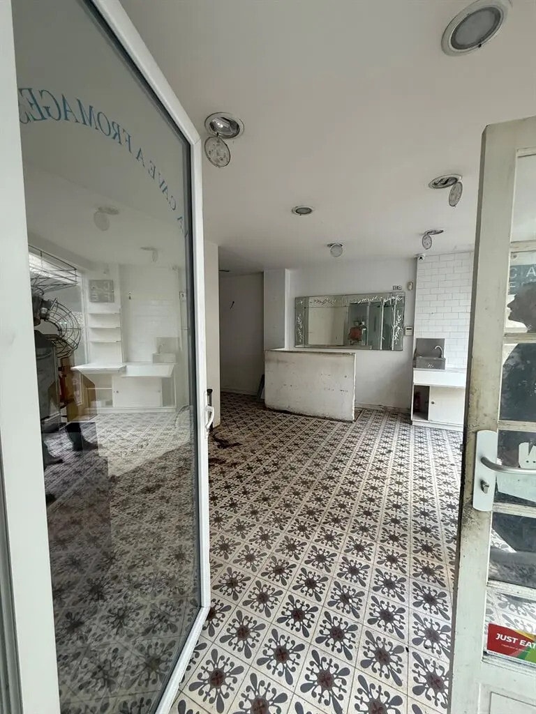 Location Commerce 70 m² - Photo 1