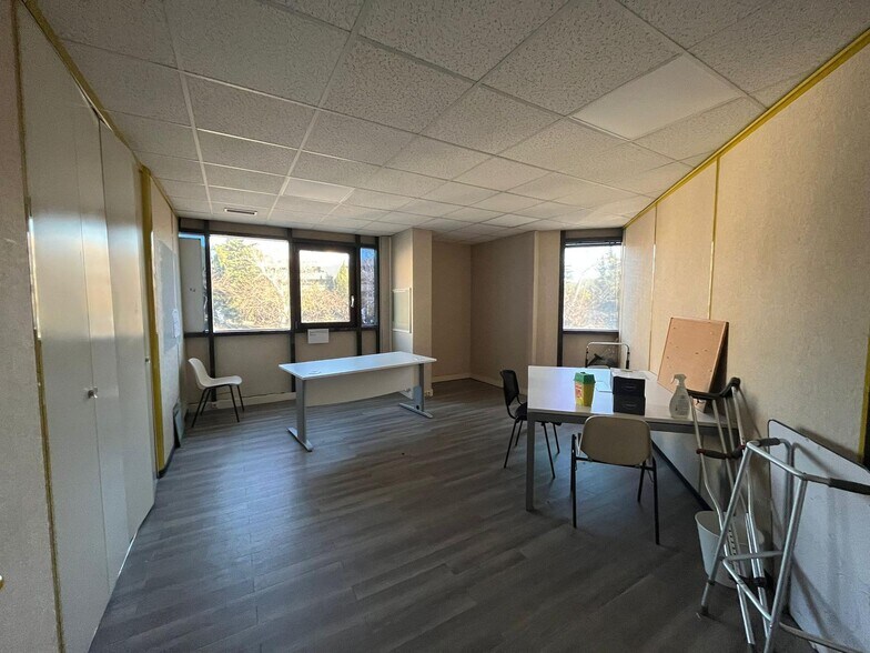 Office in Marseille for sale - Interior Photo - Image 3 of 9