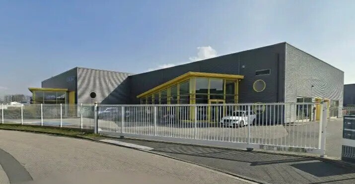 Location Local d'activités 411 m² - Photo 1