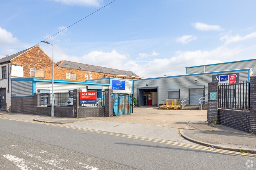 10-14 Ropery St, Hull to rent - Primary Photo - Image 1 of 2