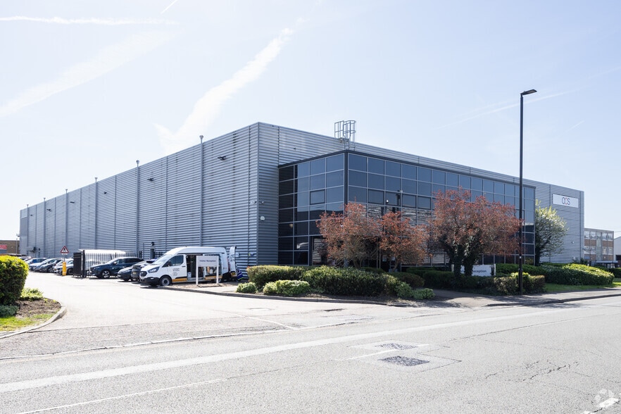 600 Central Way, Feltham for sale - Primary Photo - Image 1 of 1