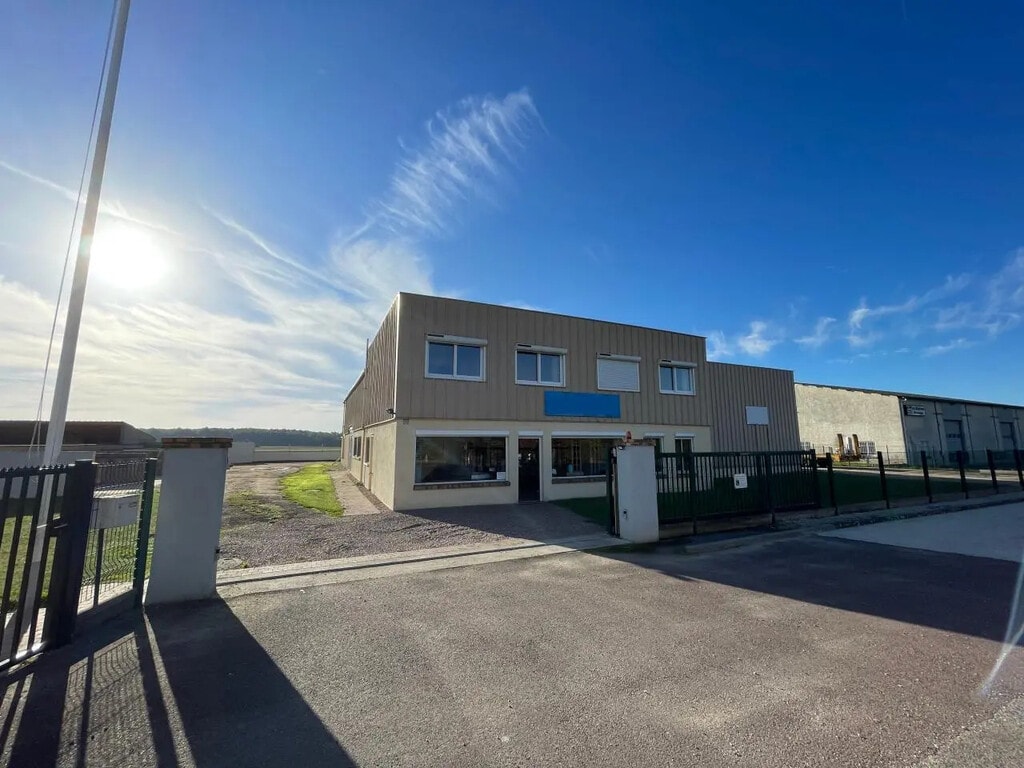 Vente Local d'activités 943 m² - Photo 1