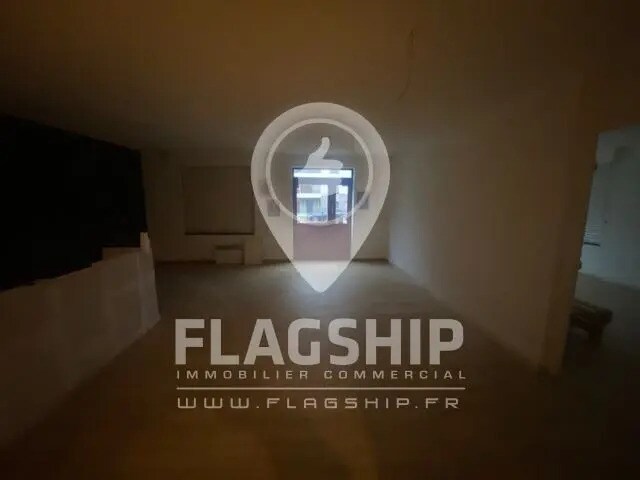 Retail in Cergy to rent - Building Photo - Image 2 of 8