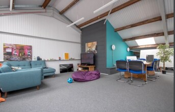 Shaftesbury Ln, Blandford Forum to rent Interior Photo- Image 2 of 3