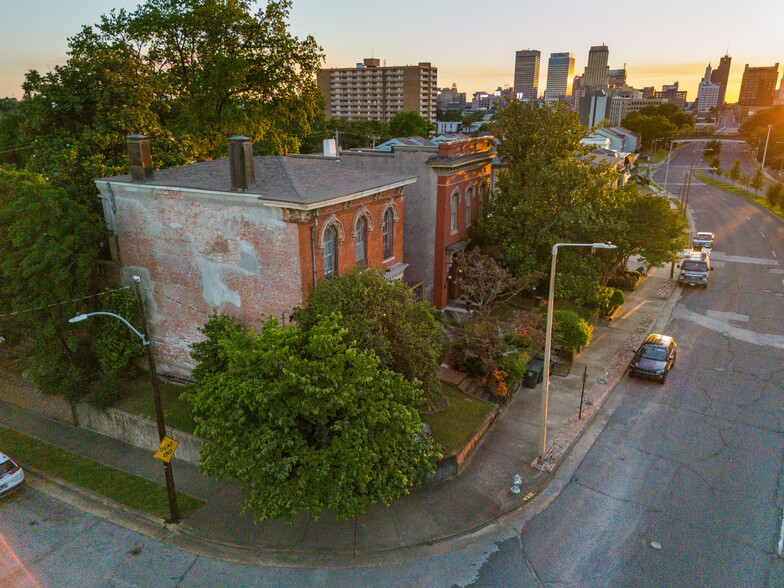 671 Jefferson Ave, Memphis, TN for sale - Building Photo - Image 2 of 30