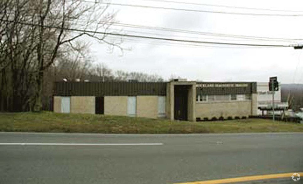 260 N Route 303, West Nyack, NY for rent - Primary Photo - Image 1 of 1