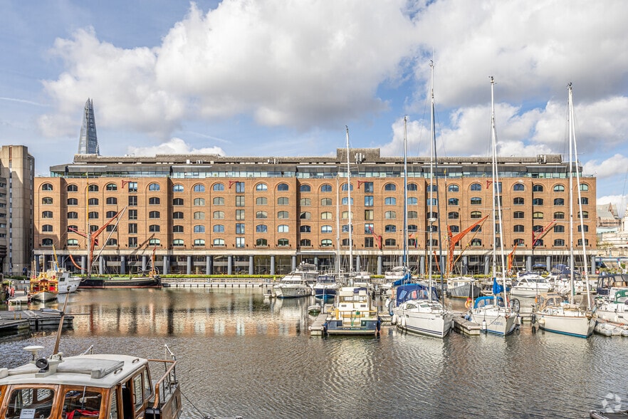 1 St Katharines Way, London to rent - Building Photo - Image 1 of 12
