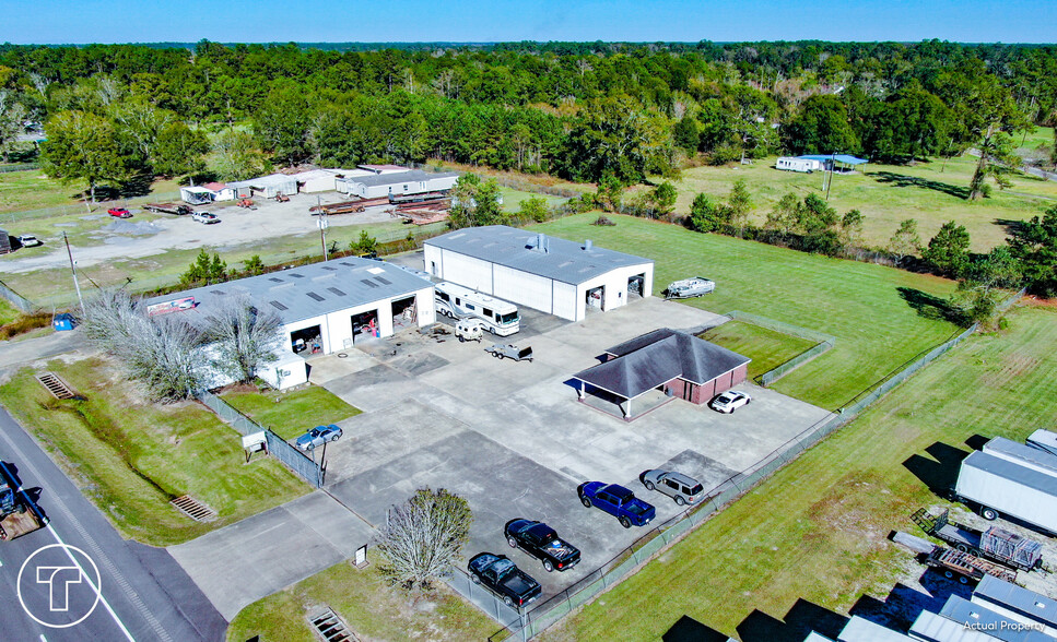 6145 N Highway 105, Vidor, TX for sale - Primary Photo - Image 1 of 7