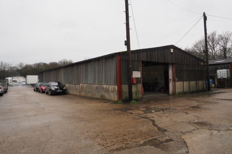 Hundred Acre Ln, Haywards Heath for sale - Primary Photo - Image 1 of 1