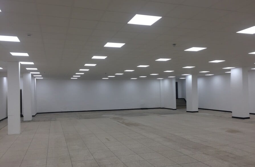 245-247 Portswood Rd, Southampton to rent - Interior Photo - Image 3 of 3