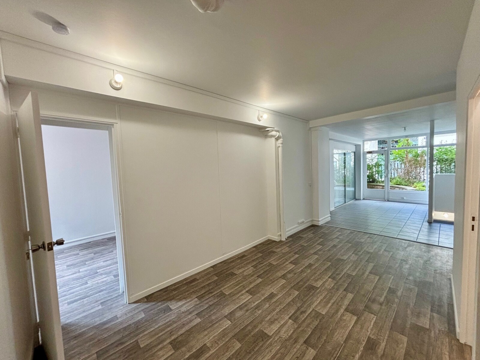 Office / Retail in Paris to rent Interior Photo- Image 1 of 8