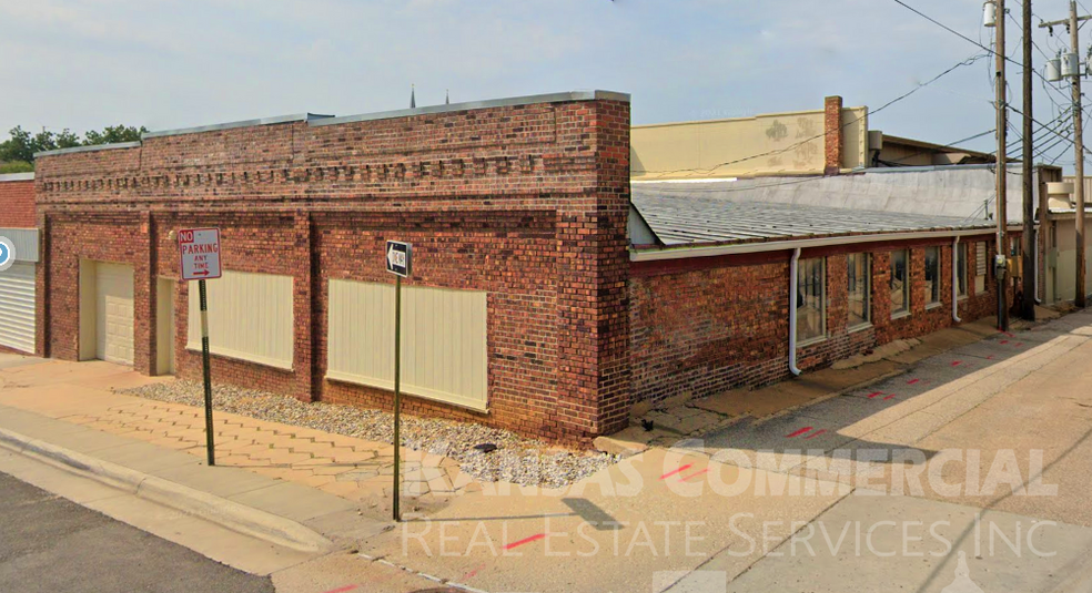 112 SW 4th St, Topeka, KS for rent - Building Photo - Image 1 of 3