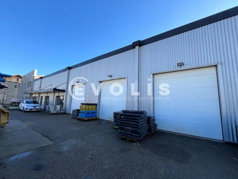 112 Avenue Franklin Roosevelt, Vaulx-en-Velin to rent - Building Photo - Image 3 of 10