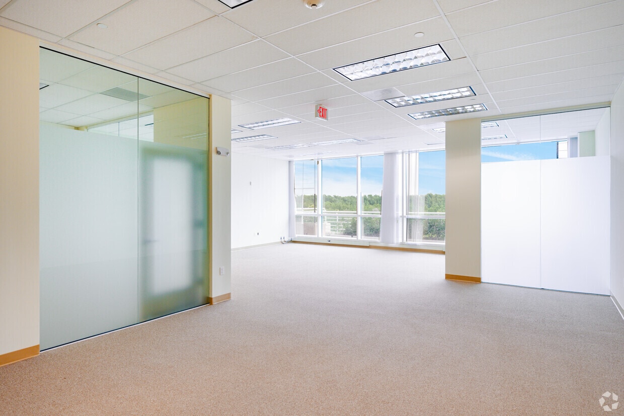 18001 Old Cutler Rd, Palmetto Bay, FL to rent Interior Photo- Image 1 of 1