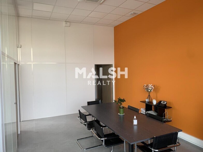 Office in Beynost to rent - Interior Photo - Image 2 of 8