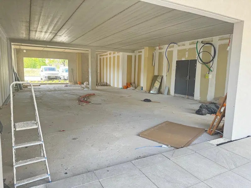 Office in Aubagne to rent Building Photo- Image 1 of 8