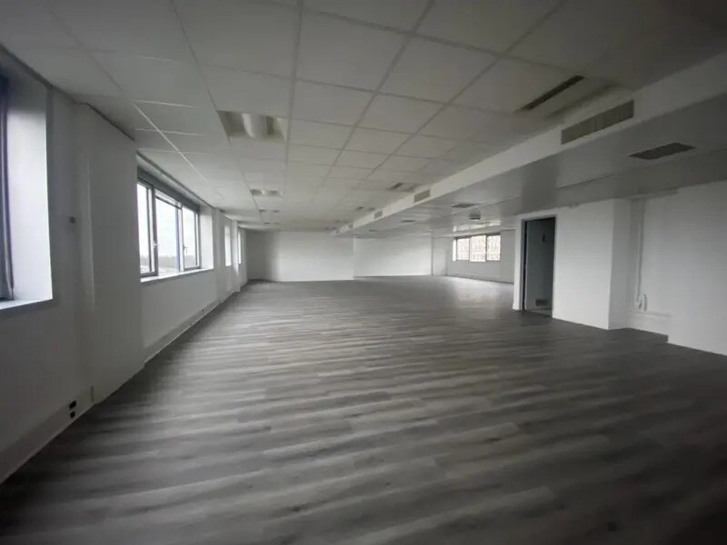 Office in Noisy-le-Grand to rent Interior Photo- Image 1 of 24