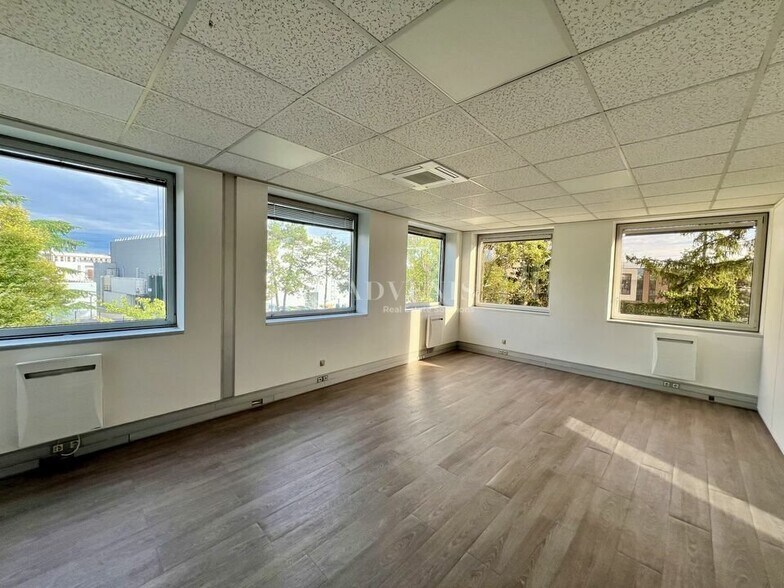 16 Rue Ampère, Pontoise to rent - Interior Photo - Image 2 of 9