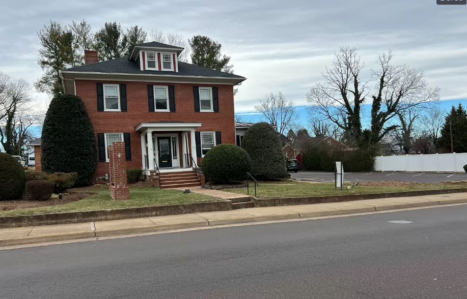 810 S Main St, Culpeper, VA for rent - Primary Photo - Image 1 of 19