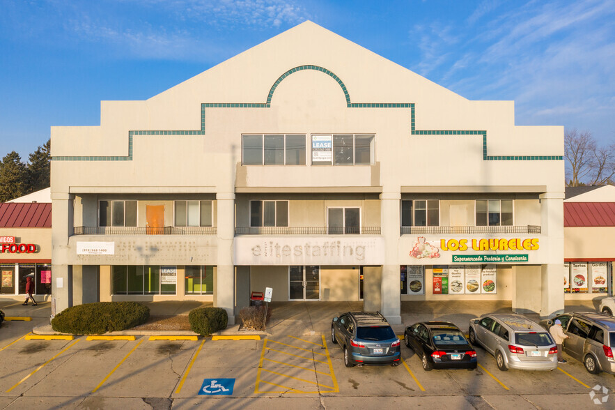 2202-2230 W Algonquin Rd, Rolling Meadows, IL for rent - Building Photo - Image 3 of 5