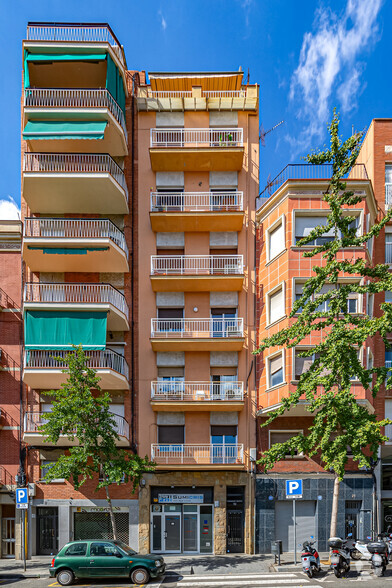 Residential in Barcelona, BAR for sale - Primary Photo - Image 1 of 1