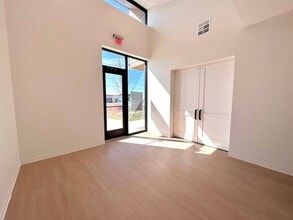 1400 N Coit Rd, McKinney, TX to rent Interior Photo- Image 2 of 8