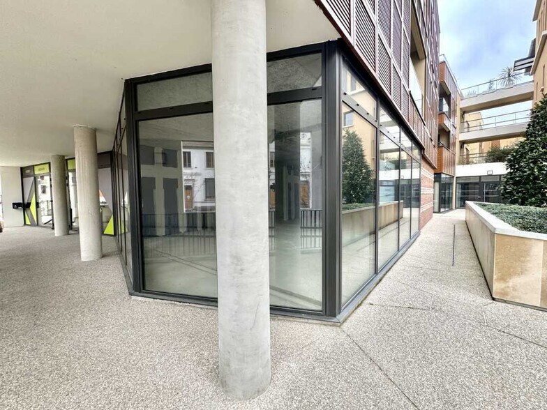 43 Rue De La Republique, Genas for sale - Building Photo - Image 2 of 4