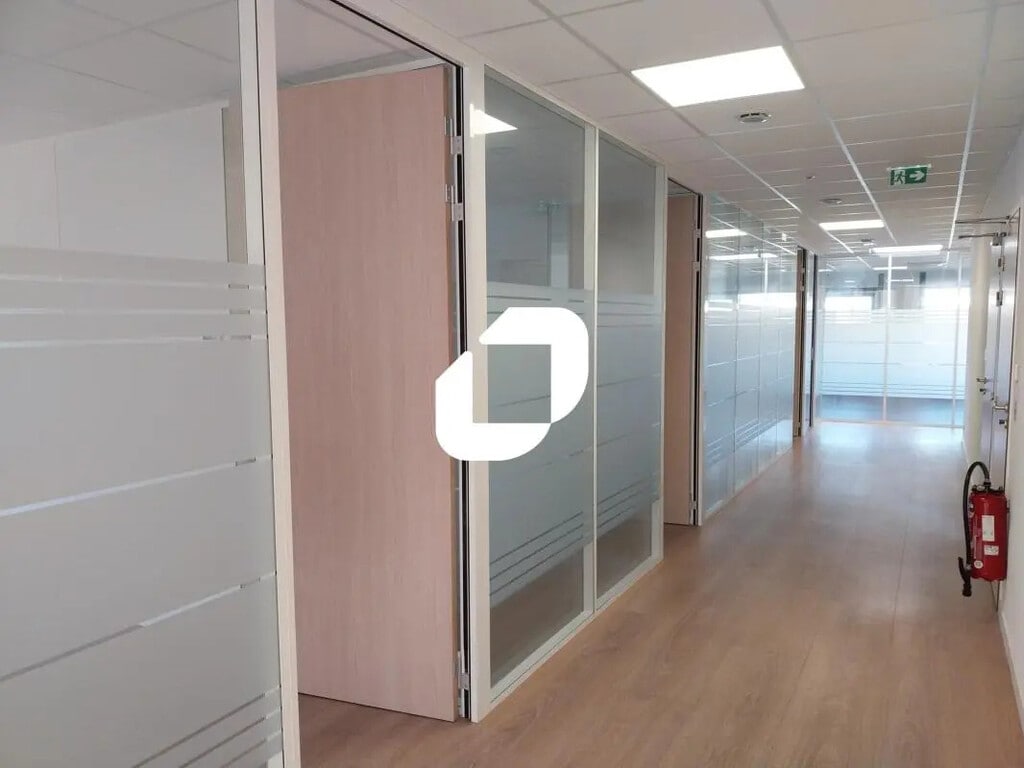 Location Bureaux 117 m² à 237 m² - Photo 1