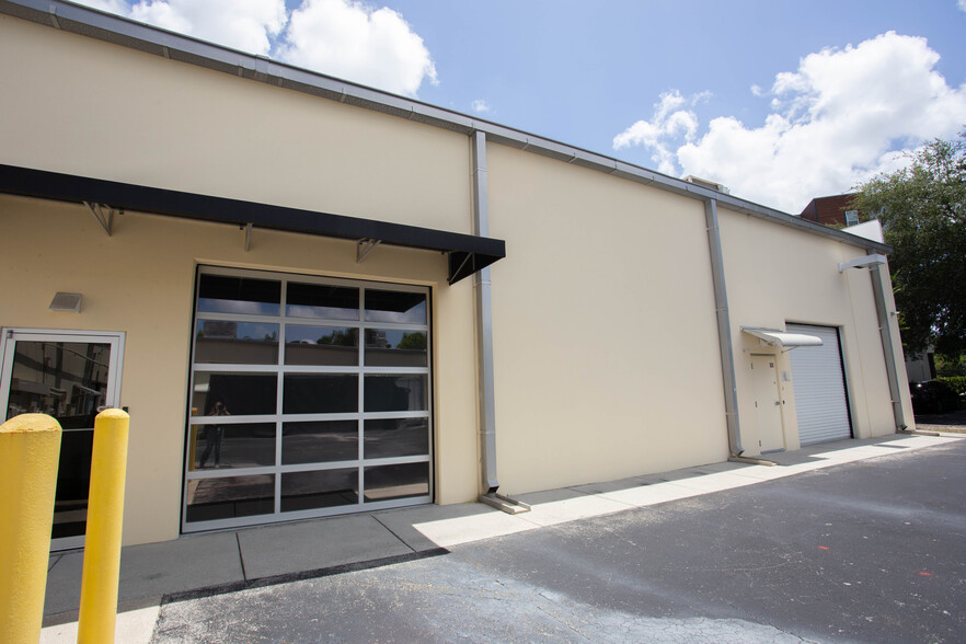 3050 Technology Pky, Orlando, FL for rent - Building Photo - Image 2 of 6