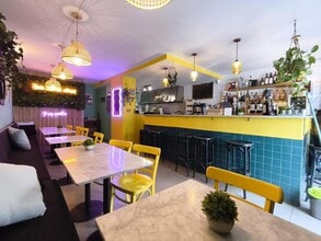 Retail in Barcelona, Barcelona to rent Interior Photo- Image 2 of 18