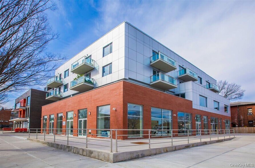 150-23 Barclay Ave, Flushing, NY to rent - Building Photo - Image 1 of 3