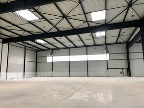 Industrial in Le Bourget to rent Interior Photo- Image 1 of 5