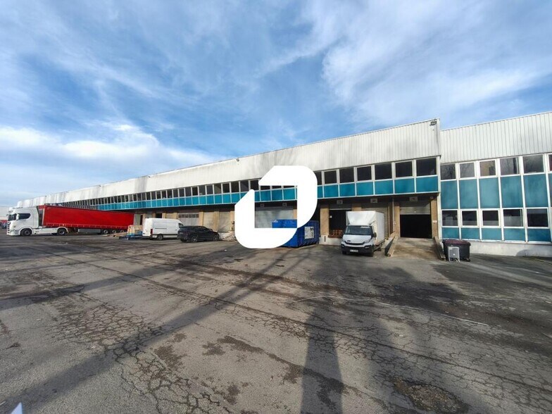 Light Industrial in Chennevières-sur-Marne to rent - Building Photo - Image 1 of 7