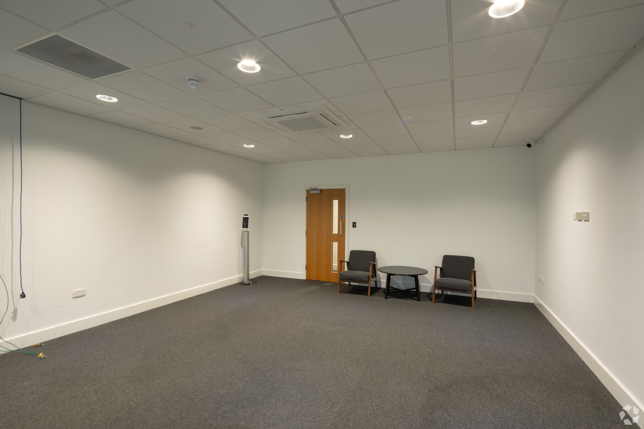 Headway Rd, Wolverhampton to rent Interior Photo- Image 1 of 15
