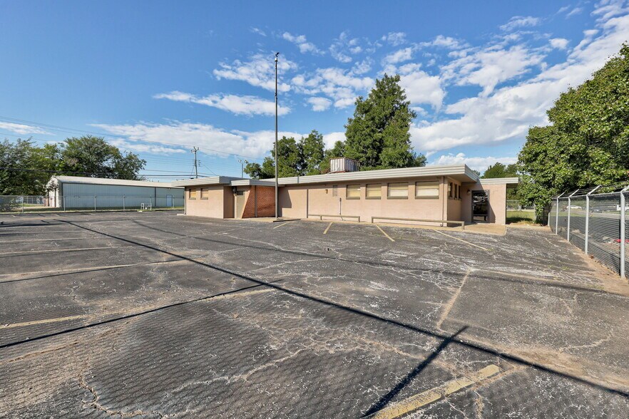 1404 NW 1st St, Oklahoma City, OK for sale - Building Photo - Image 2 of 43