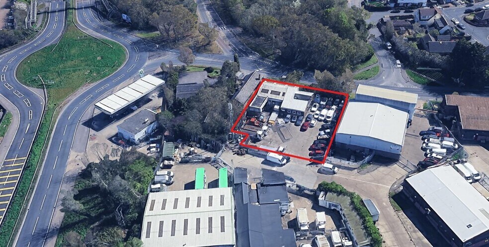 Stannetts, Basildon to rent - Aerial - Image 3 of 5