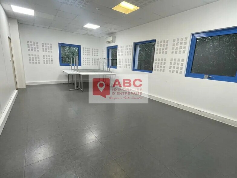 Office in Montpellier to rent - Building Photo - Image 2 of 8