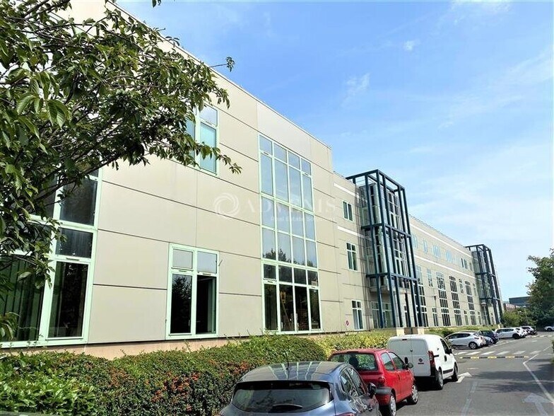 Office in Pantin to rent - Building Photo - Image 1 of 11