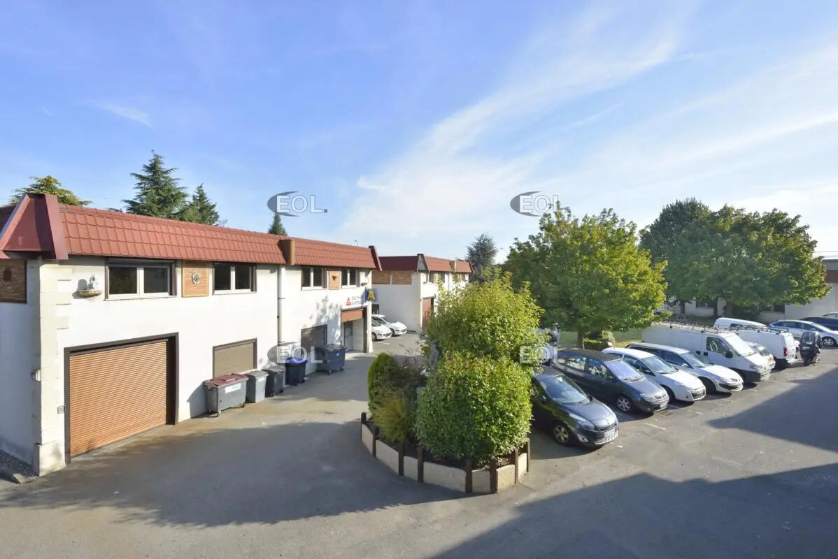 Light Industrial in Massy to rent Building Photo- Image 1 of 6