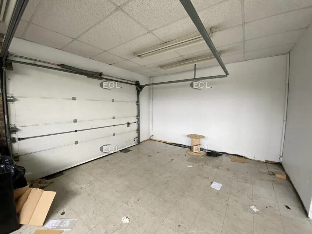 Location Local d'activités 320 m² - Photo 1